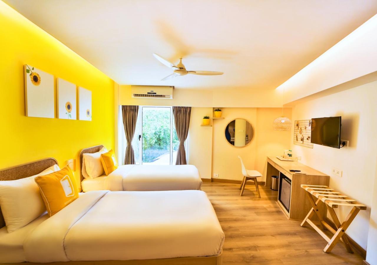 Bloom Hotel - Juhu Мумбаи Экстерьер фото