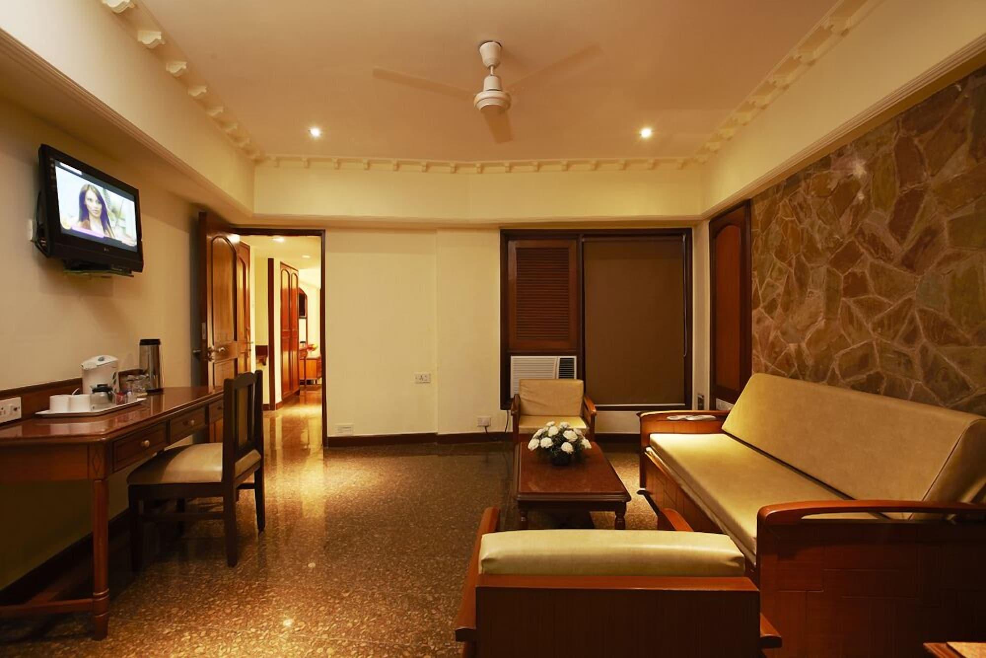 Bloom Hotel - Juhu Мумбаи Экстерьер фото